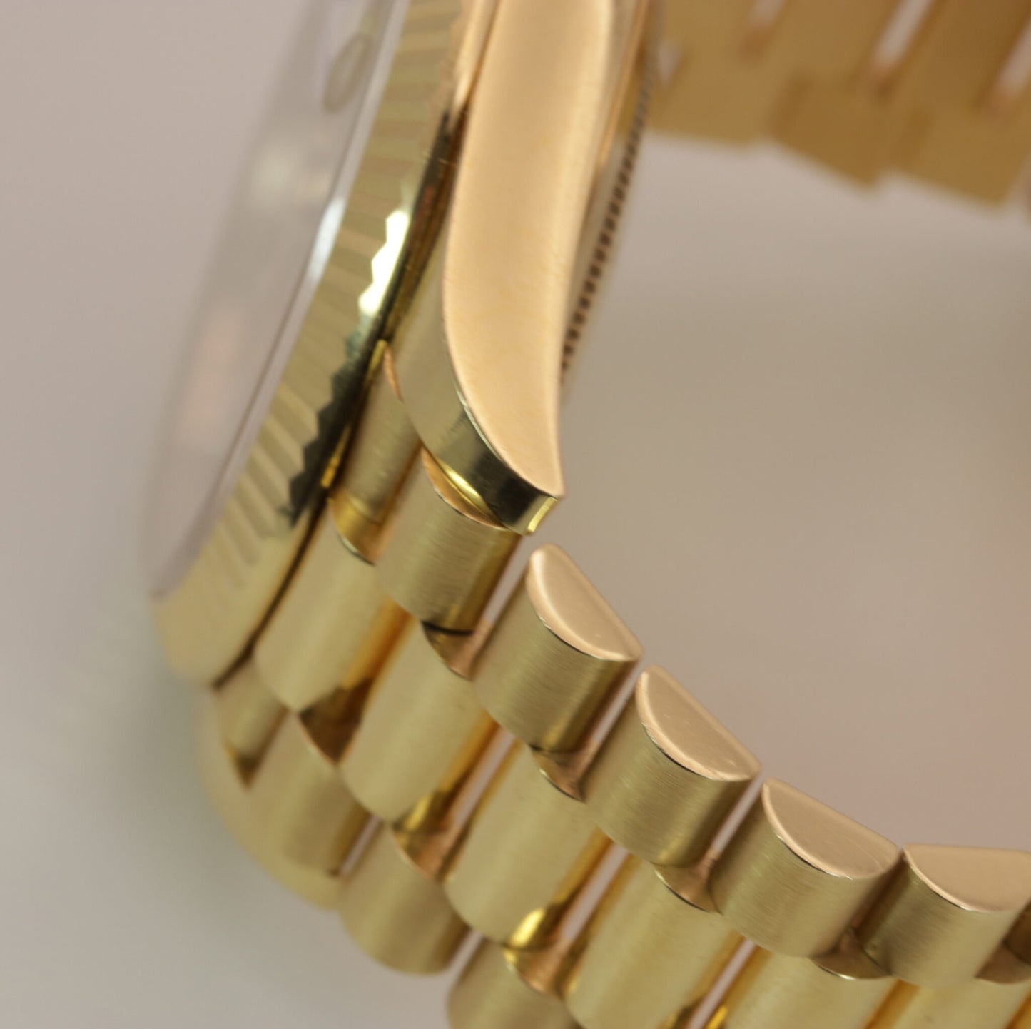 Rolex Day-Date Gelbgold Ref. 228238 Box und Papiere 2021