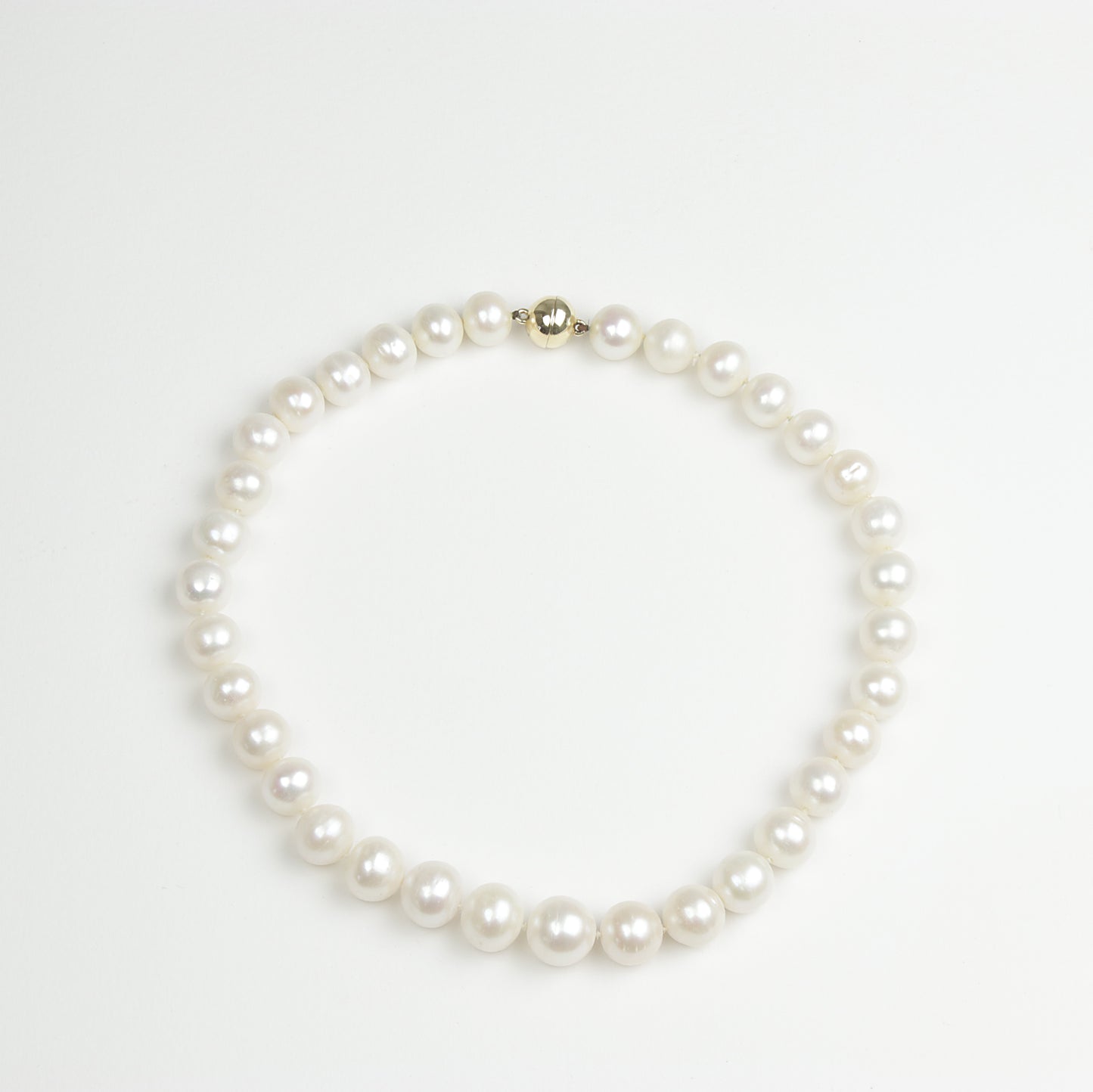 Zuchtperl Südsee 10,5-13,5mm weiß Collier mit 585/- Magnet-Kugel-Schließe aus Geschäftsauflösung