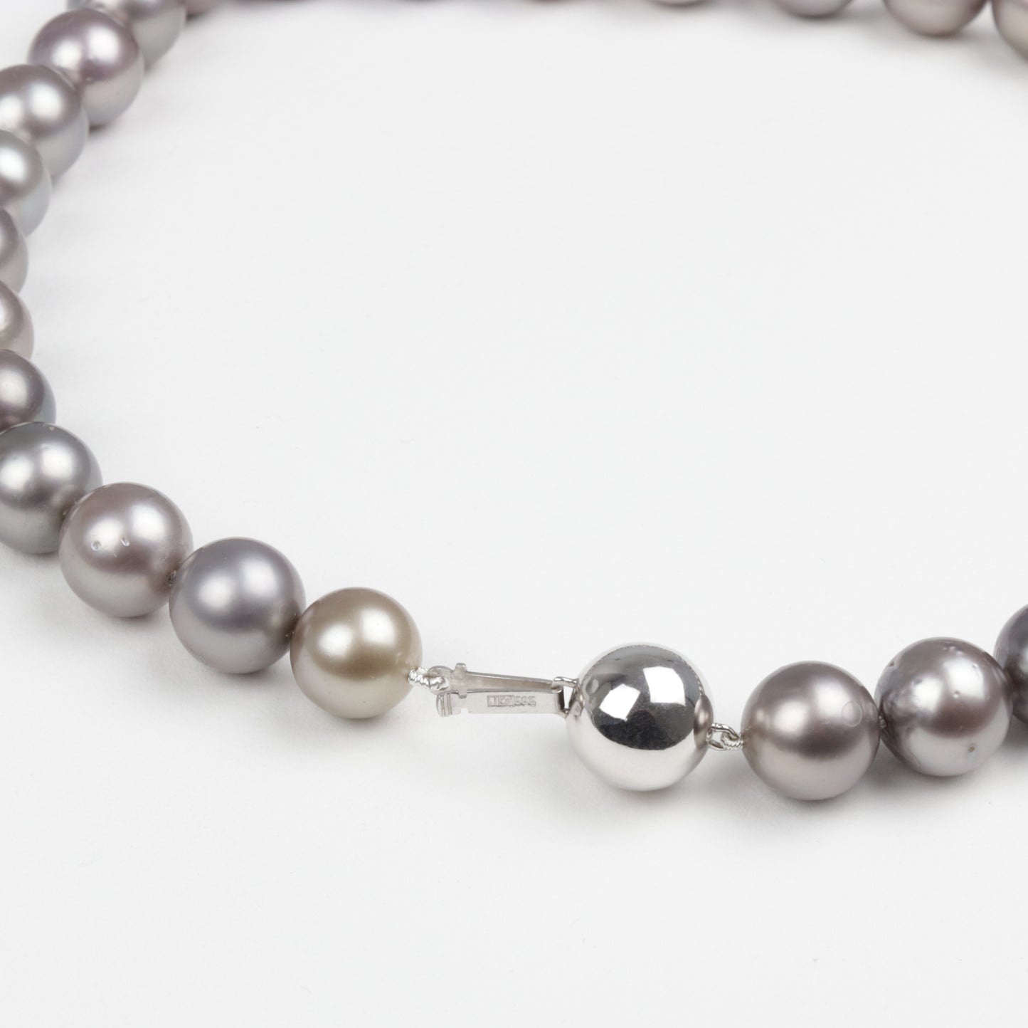 Zuchtperl Tahiti grau Collier aus Geschäftsauflösung Kugelschließe 585/- WG