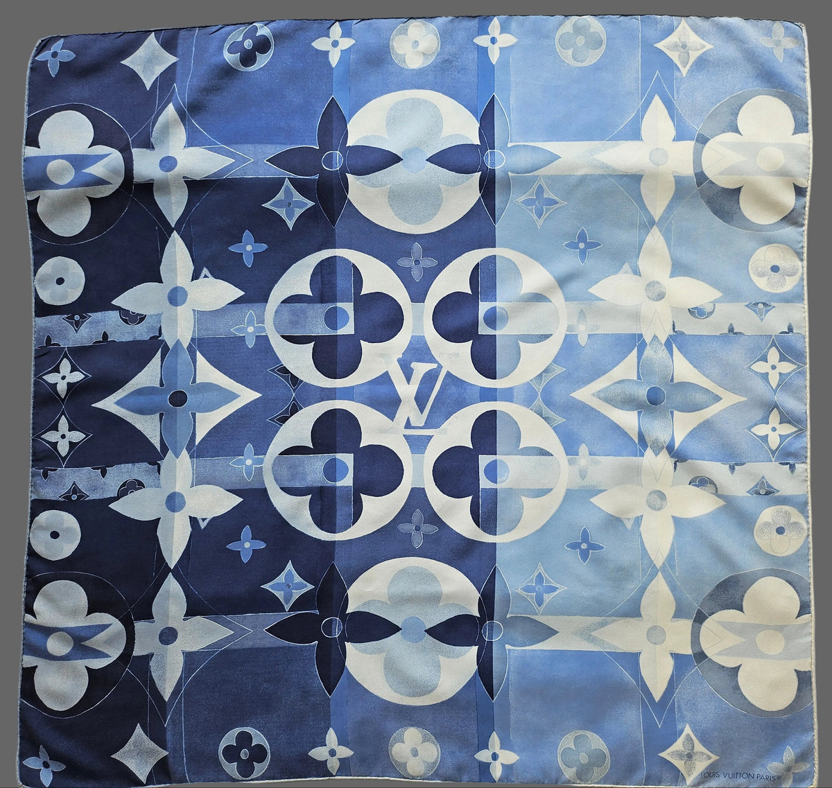 Louis Vuitton Seidentuch florales Motiv 85 cm x 85 cm