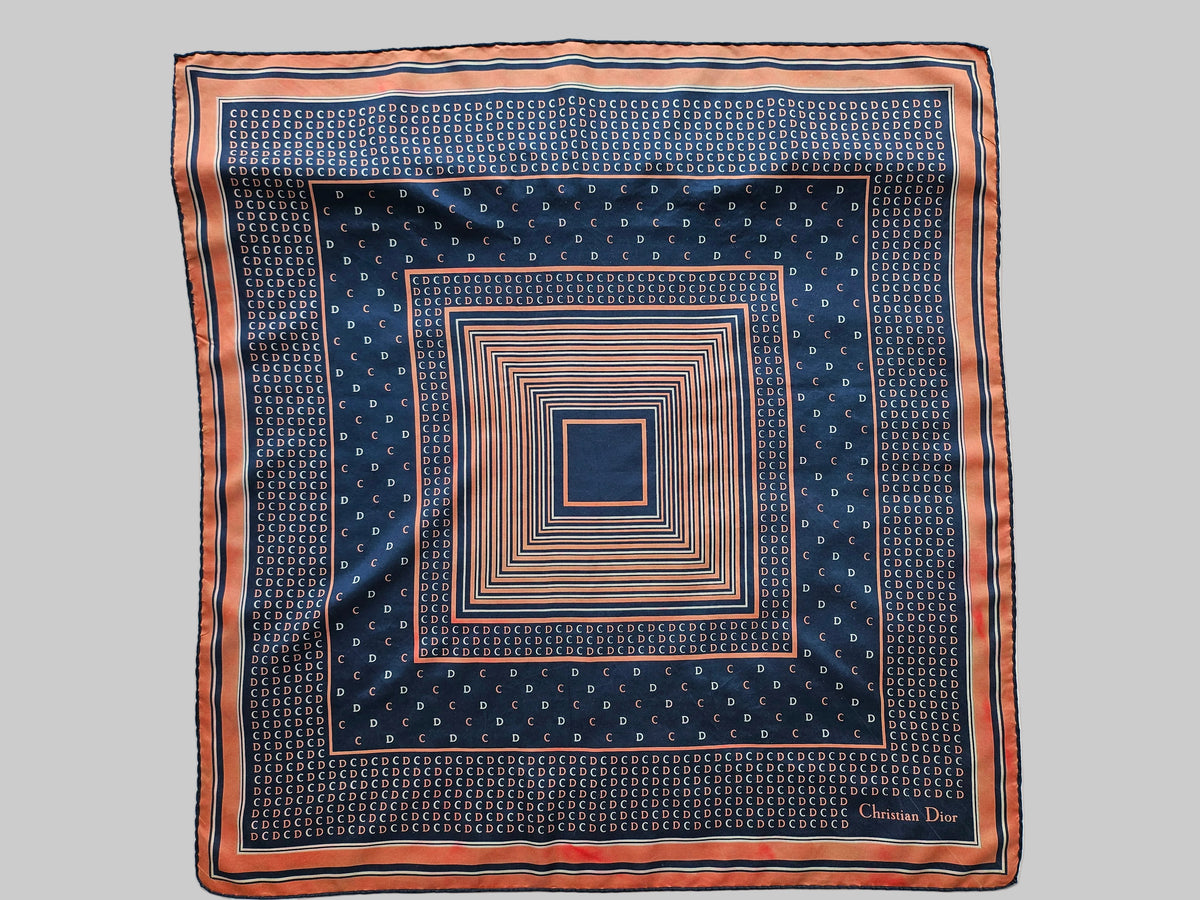 Christian Dior Seidentuch Motiv Buchstaben 76 cm x 76 cm