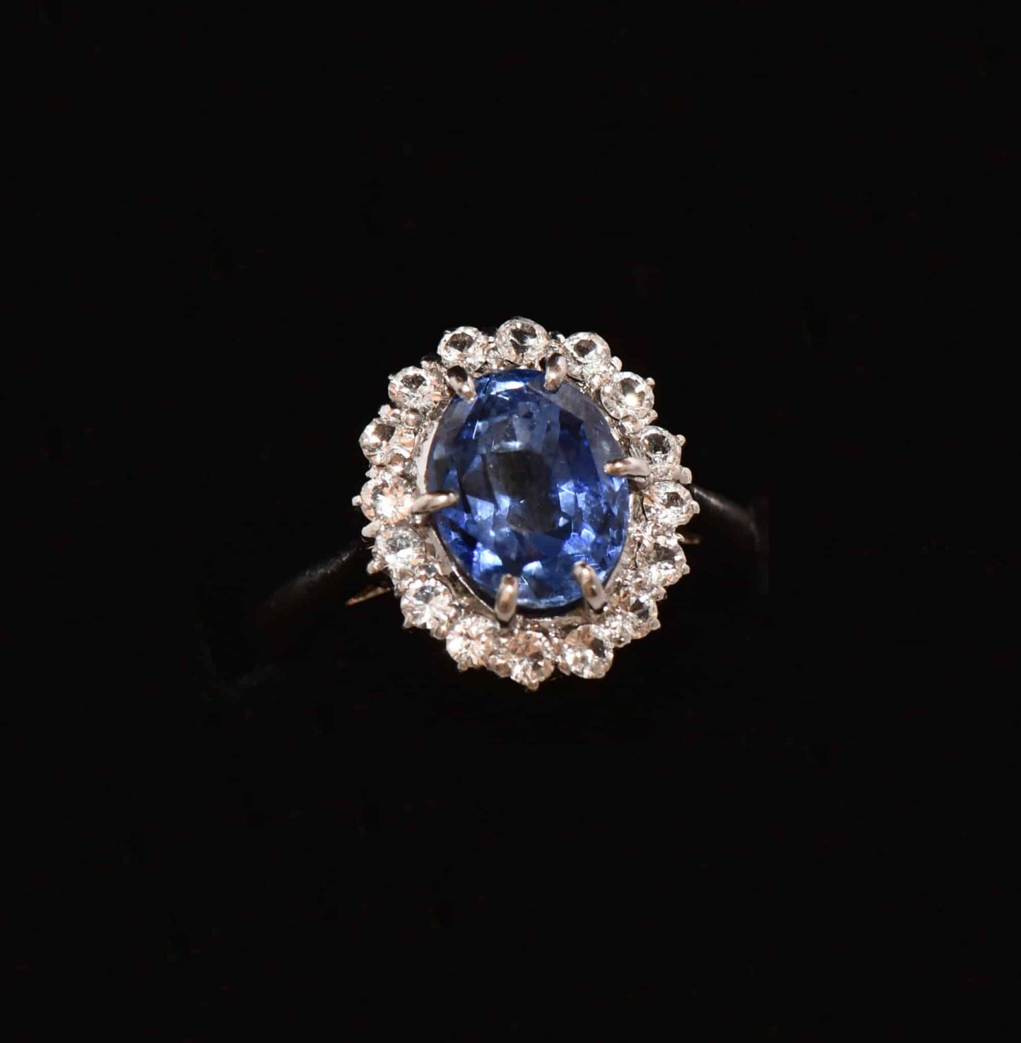 Saphir Edelstein 585er Gold Damen Ring weiße und blauer Saphir