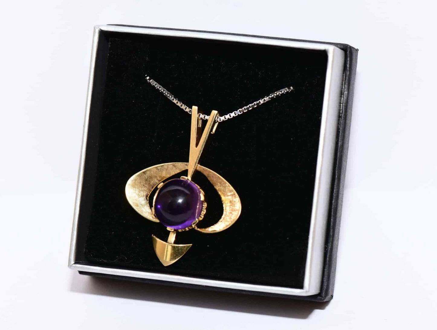 großer Amethyst 750er Gold Antik Anhänger