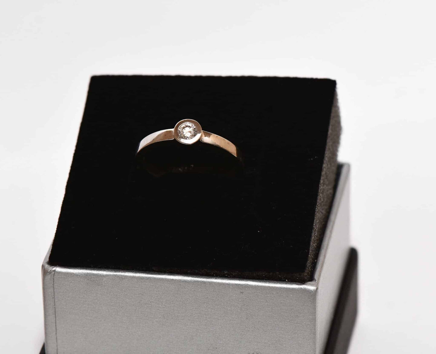 Solitär Ring 0,15ct Brillant 750er Gold Ring Brillantring neu