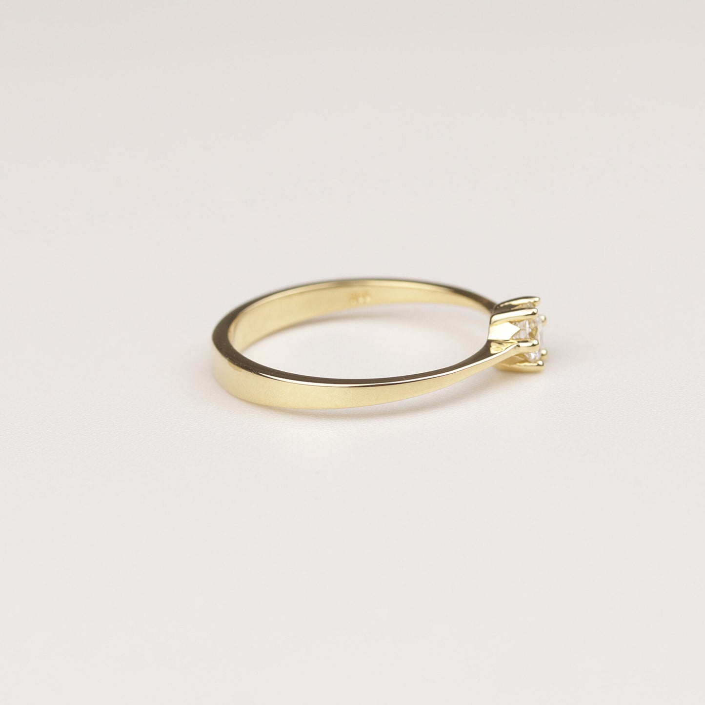 Solitär Ring 750/- Gelbgold HRD Zertifikat 0,27 ct Brillant