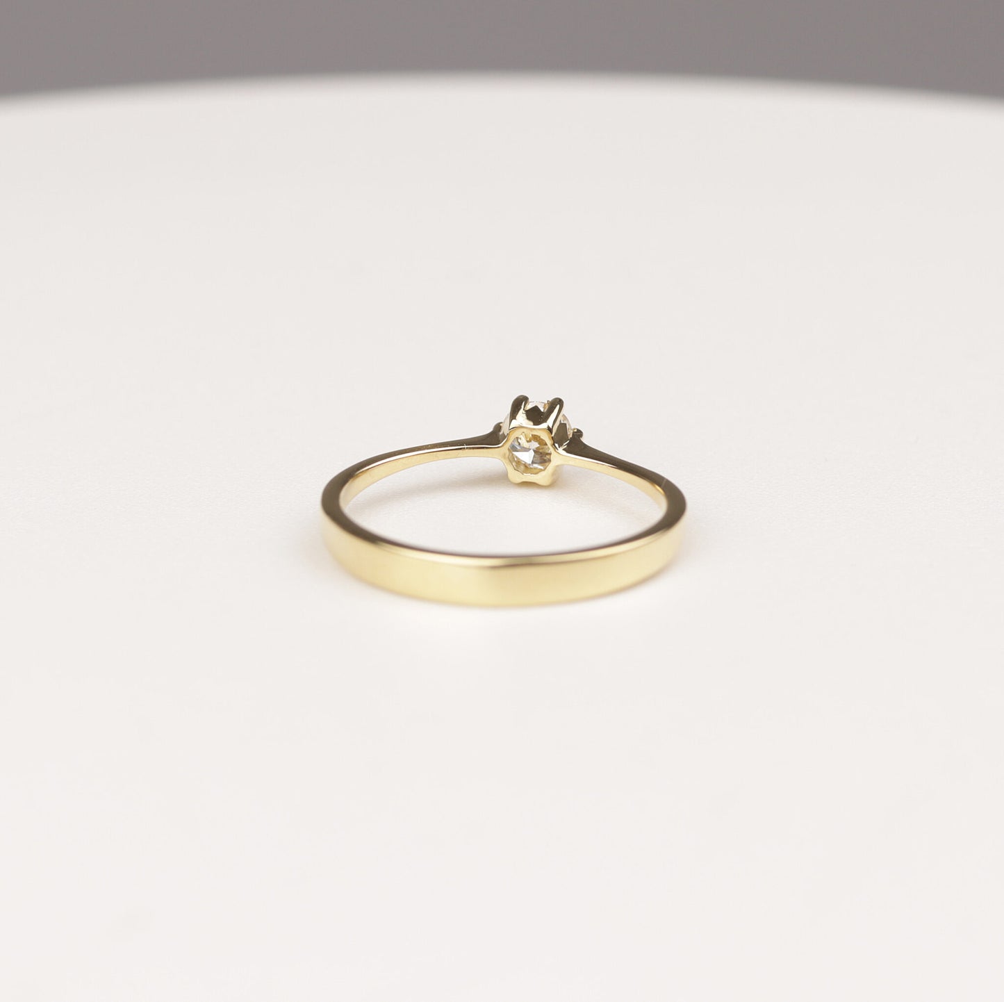 Solitär Ring 750/- Gelbgold HRD Zertifikat 0,27 ct Brillant