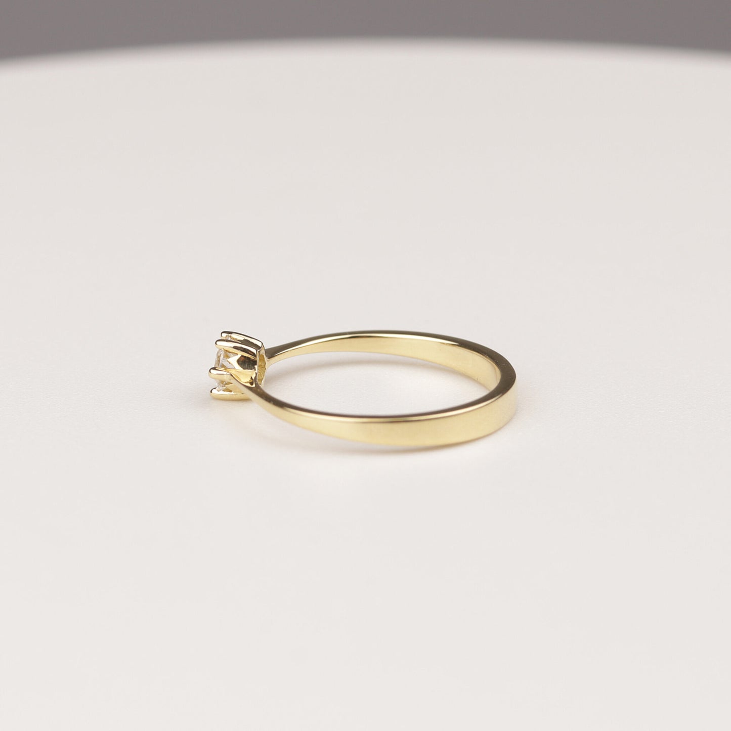 Solitär Ring 750/- Gelbgold HRD Zertifikat 0,27 ct Brillant