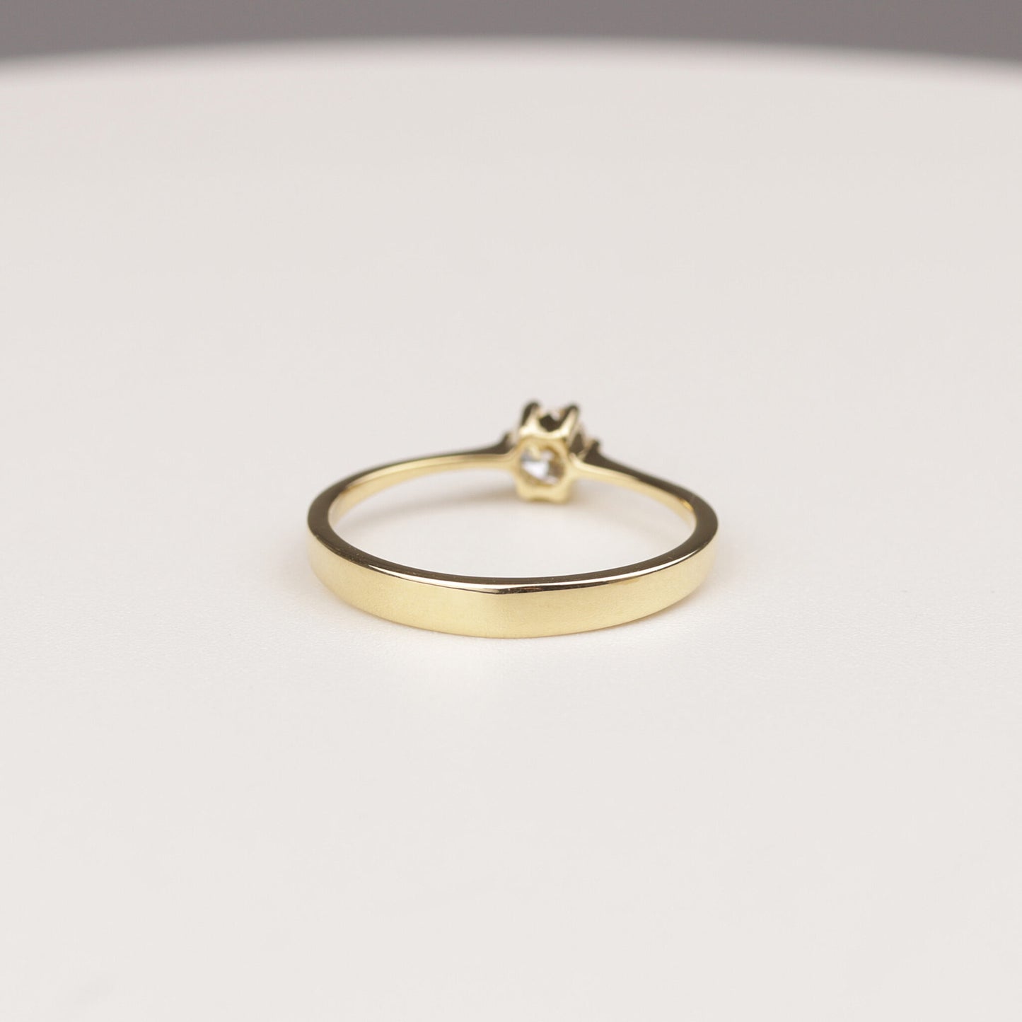 Solitär Ring 750/- Gelbgold HRD Zertifikat 0,27 ct Brillant