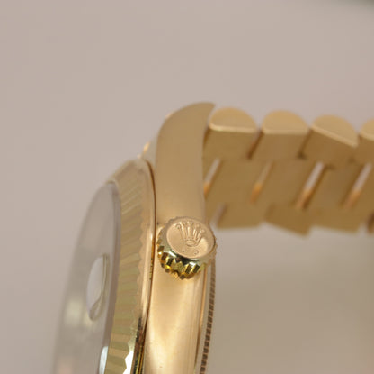 Rolex Day-Date  Gelbgold Ref. 228238 Box und Papiere 2021