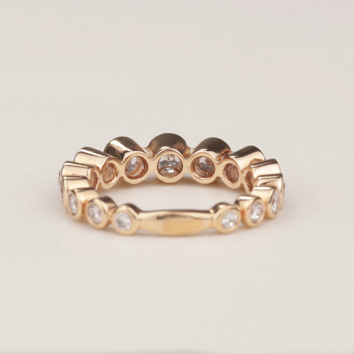 Alliance-Ring | 750/- Roségold | 15 Brillanten zusammen 1,62 ct TW-vsi | Zargenfassung