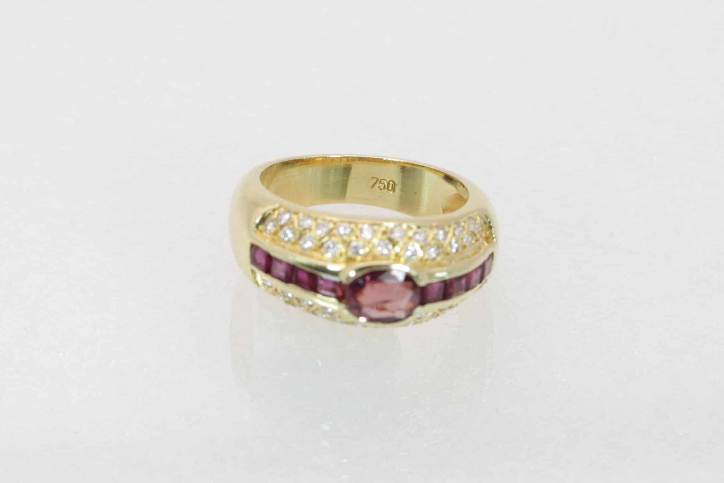 Rubin-Brillant-Ring 750/- Gelbgold ca. 0,60ct