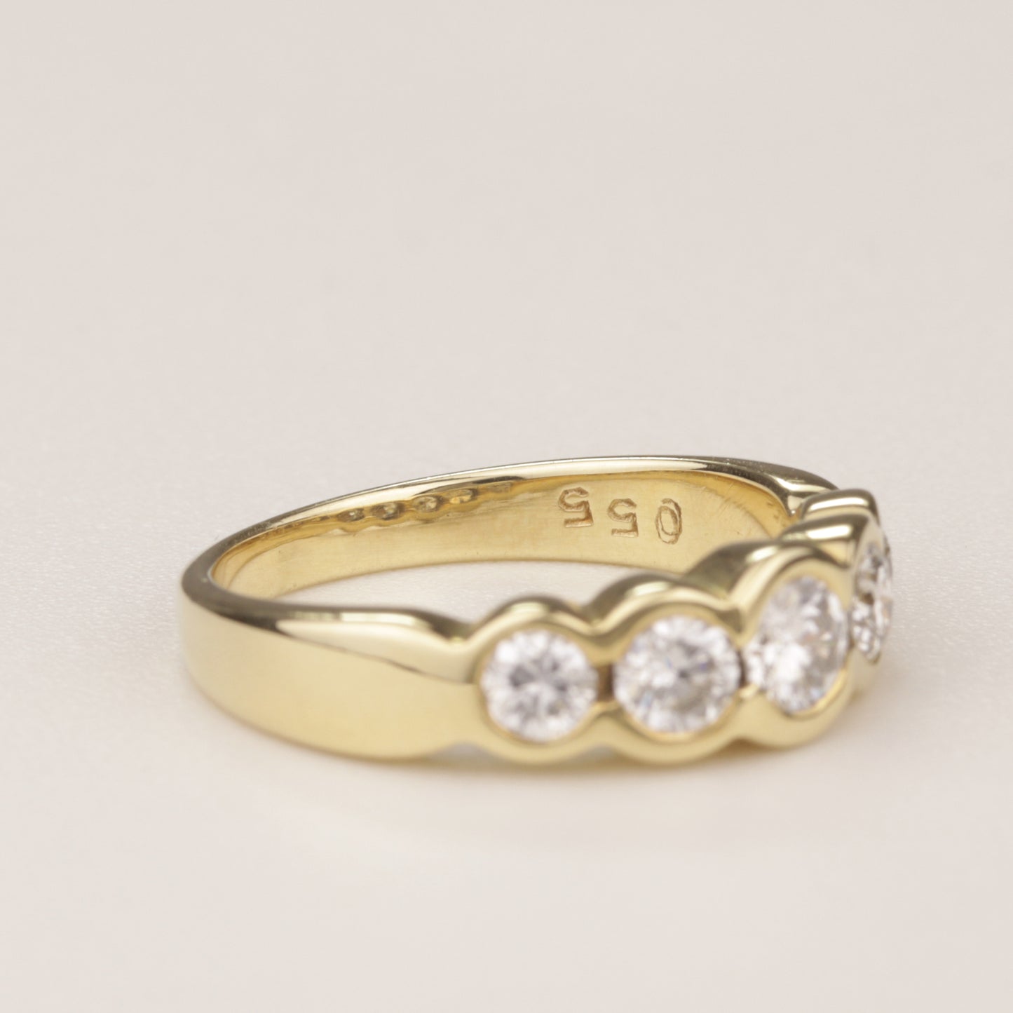 Alliance-Ring | 750/- Gelbgold | 5 Brillanten zusammen 0,80 ct Brillant | Zargenfassung