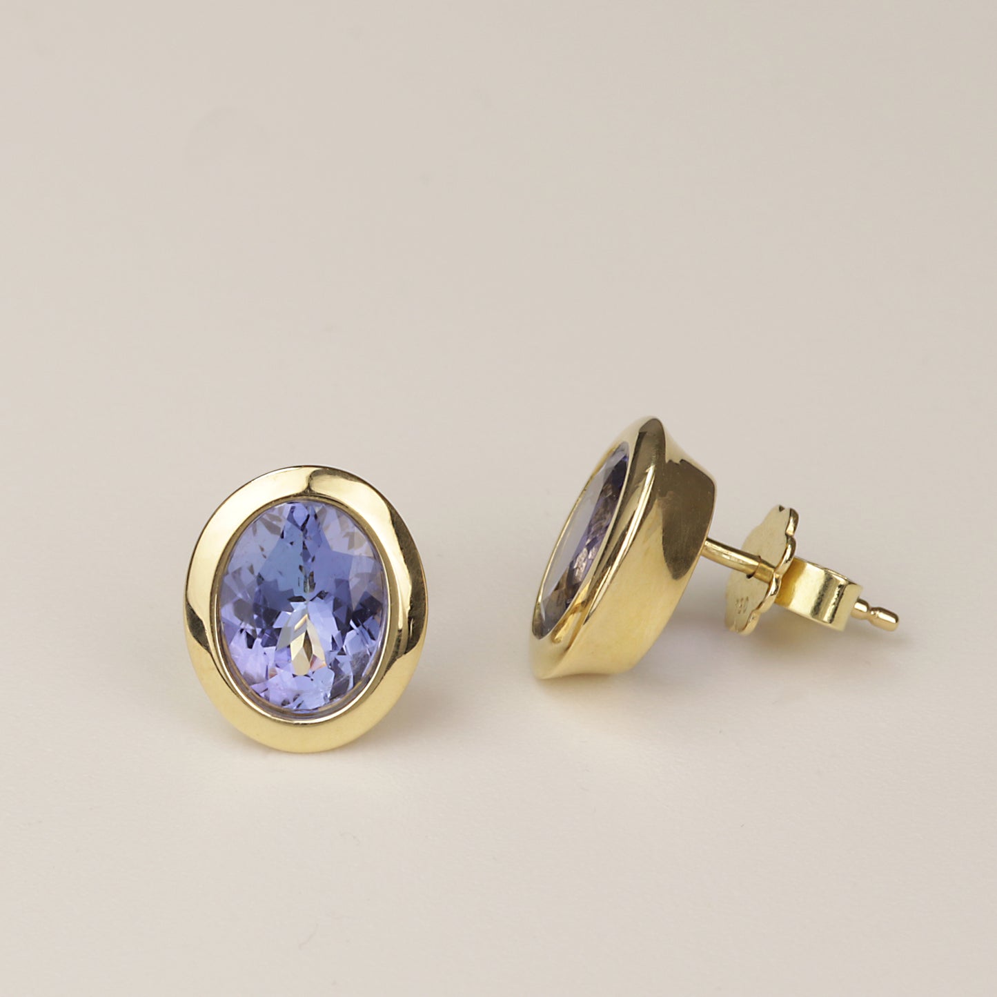 Tansanit Ohrstecker Zargenfassung 750/- Gelbgold