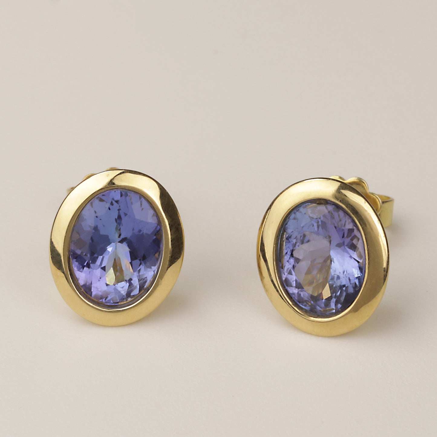 Tansanit Ohrstecker Zargenfassung 750/- Gelbgold