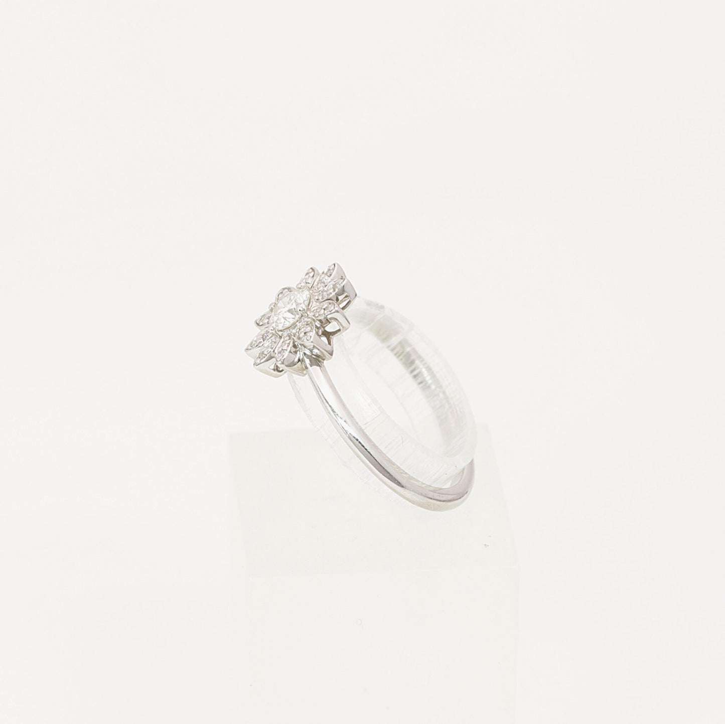 Tiffany & Co. Blumen-Diamant Ring 950er Platin