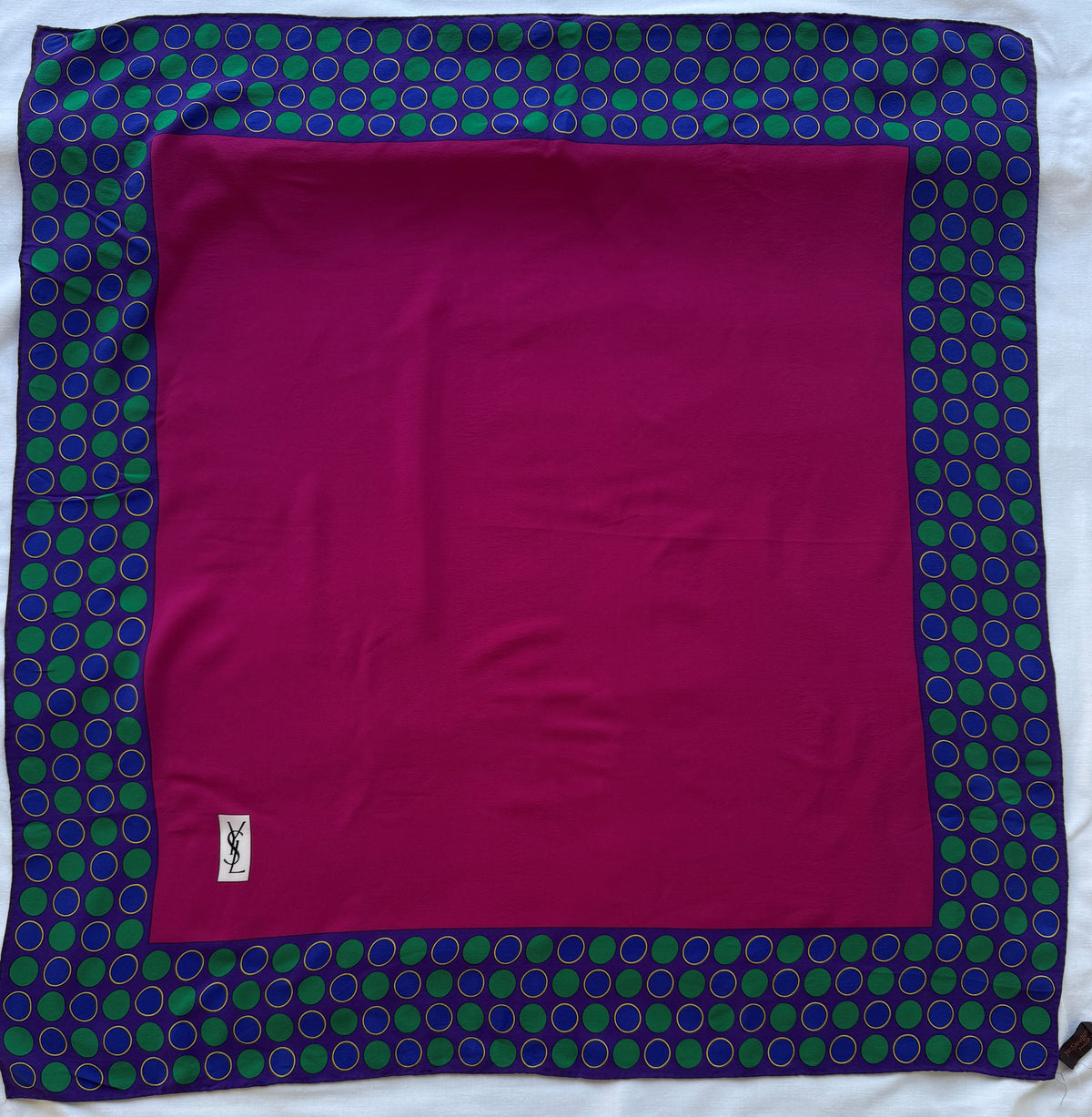 Yves Saint Laurent Seidentuch 82 cm  x 82 cm