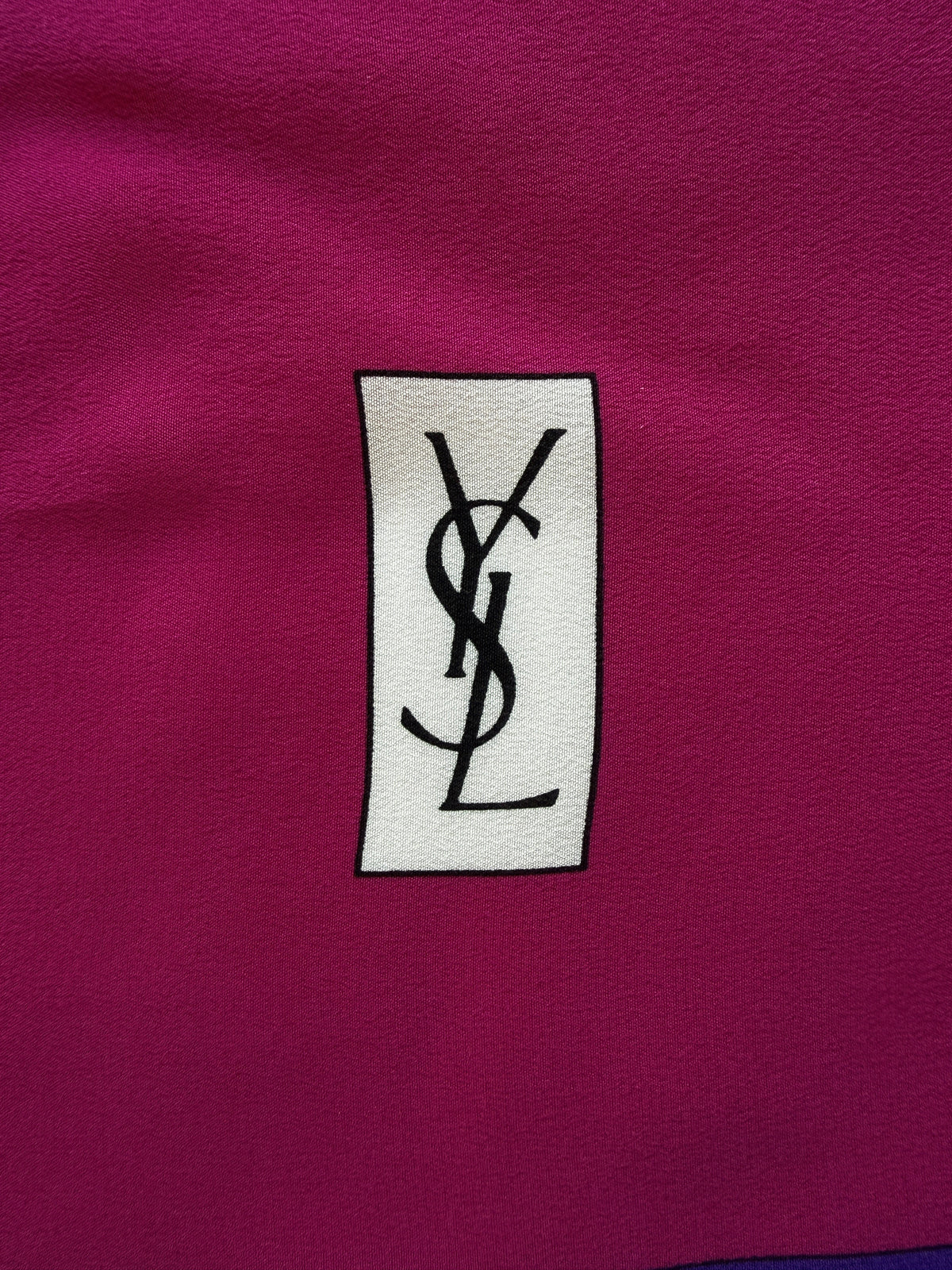Yves Saint Laurent Seidentuch 82 cm  x 82 cm